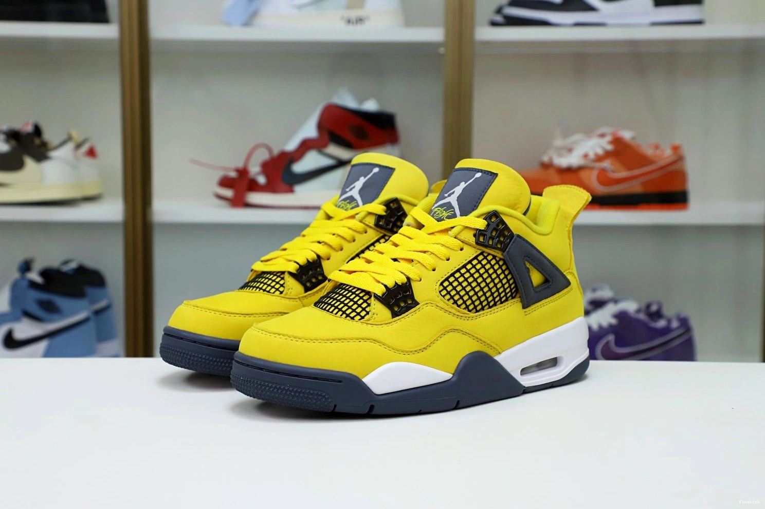 RETRO 2021 JORDAN 4 'LIGHTNING' JORDAN AIR AIR 0731